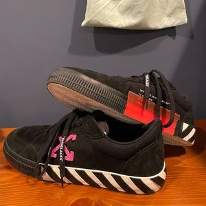 Black Fuchsia Off-White Low Top SB shoe. Size: EU: 46 Us: 12 UK: 12